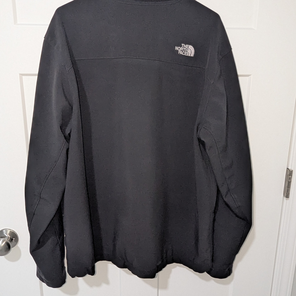 The North Face Men's Black Apex Bionic Softshell Jacket - Picture 2 of 9